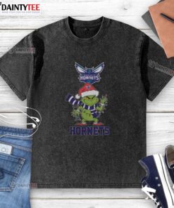 Happy Charlotte Hornets Christmas Grinch Santa Hat Holiday 2025 washed t-shirt, perfect for festive basketball fans.