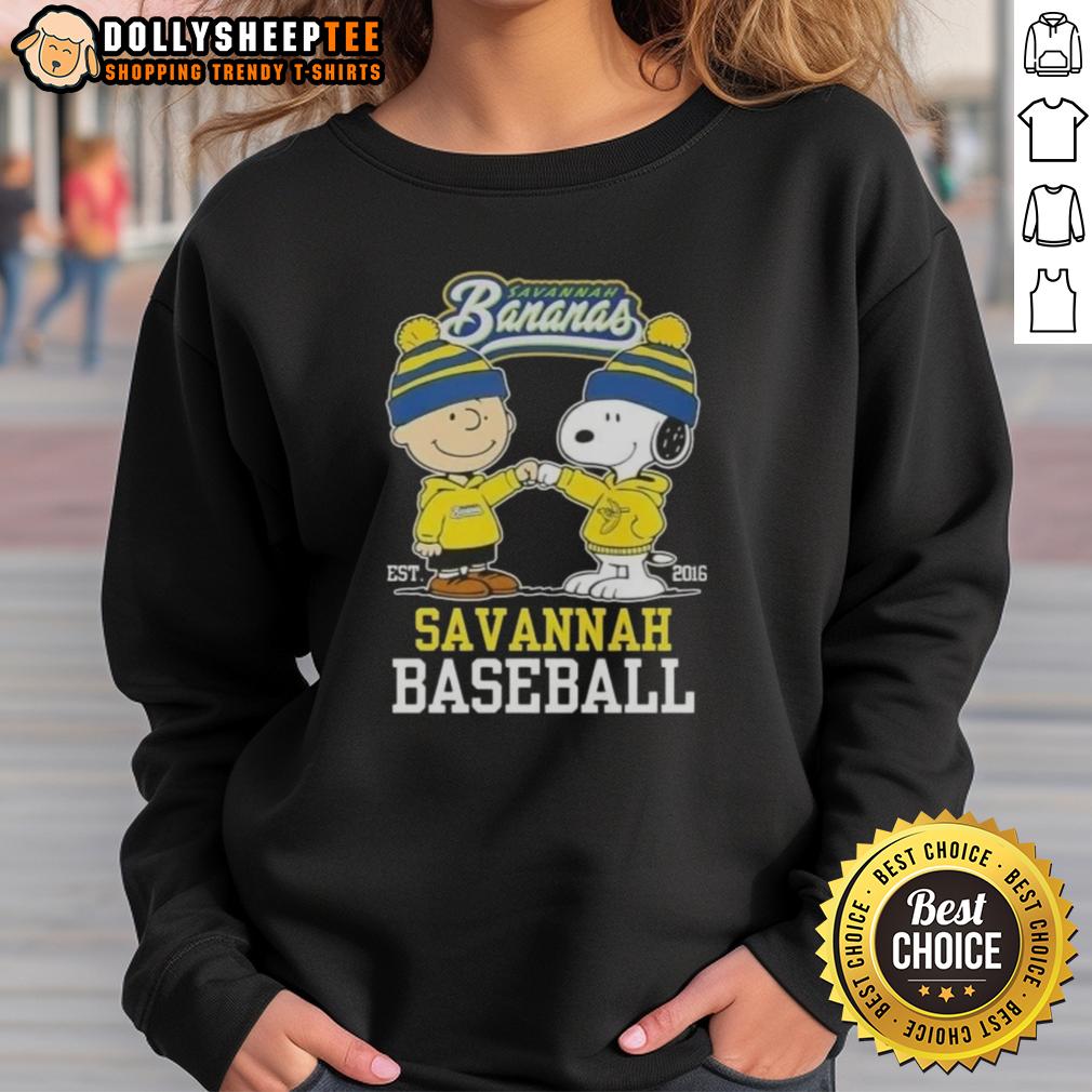 Hot Peanuts Charlie Brown And Snoopy Savannah Bananas Baseball Est 2016 Sweatshirt Hot Peanuts sweatshirt featuring Charlie Brown and Snoopy, celebrating Savannah Bananas Baseball, established 2016.