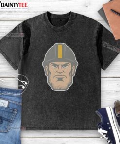 Alt Text: Hot Pittsburgh Steelers Steel Head Adult Logo Washed T-Shirt featuring a vintage design and vibrant team colors.