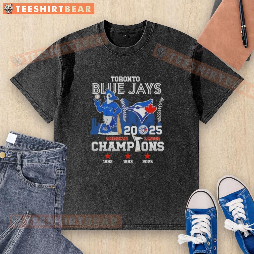Nice 2025 American League Champions 3x Toronto Blue Jays Mascot Baseball Skyline Washed T-Shirt Alt Text: 2025 American League Champions Toronto Blue Jays mascot t-shirt featuring a skyline design.