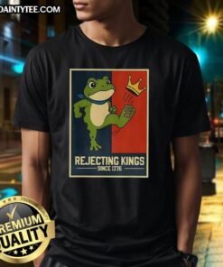 Patriotic 'Nice Frog Rejecting Kings Since 1776' T-shirt design featuring a frog symbolizing freedom and anti-monarchy.