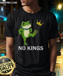 Nice No Kings Portland Frog Protest T-Shirt featuring a vibrant frog design promoting community activism.