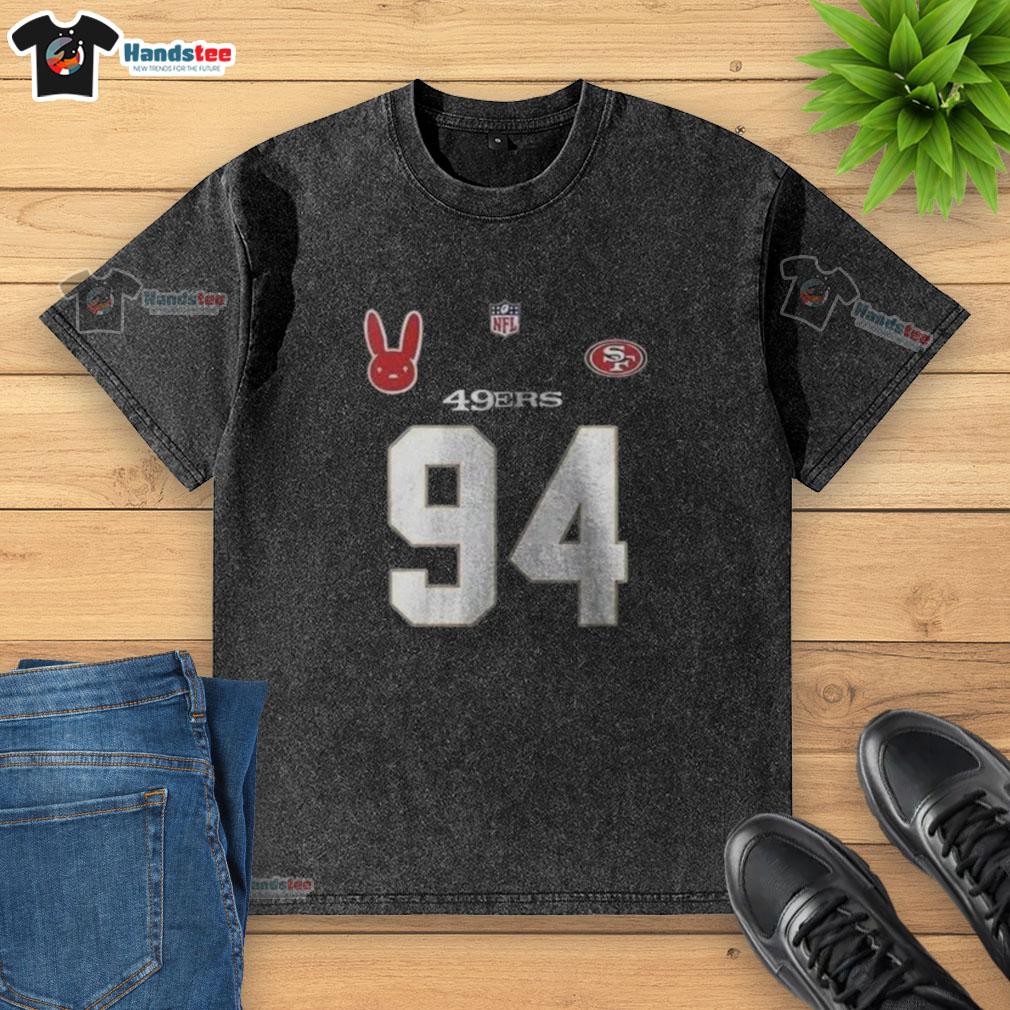 nice-san-francisco-49ers-bad-bunny-benito-2025-2026-washed-t-shirt Alt Text: Nice San Francisco 49ers Bad Bunny Benito 2025-2026 washed t-shirt featuring vibrant team colors and stylish design.