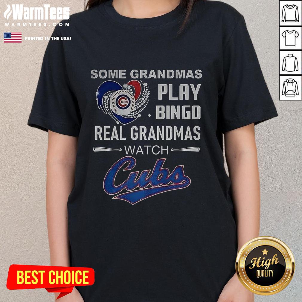 nice-some-grandmas-play-bingo-real-grandmas-watch-chicago-cubs-baseball-diamond-heart-ladies-tee Grandmas enjoying Chicago Cubs baseball in a heart-themed tee while playing bingo at a fun gathering.