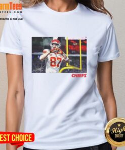 Nice Travis Kelce Kansas City Chiefs football heart signature ladies tee showcasing team spirit and style.