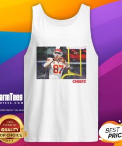 Travis Kelce Kansas City Chiefs football heart signature tank top, perfect for fans showcasing team pride.