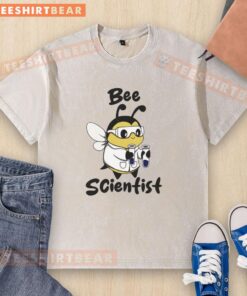 Official Bee Scientist washed t-shirt featuring a vibrant bee graphic and eco-friendly fabric, perfect for nature lovers.
