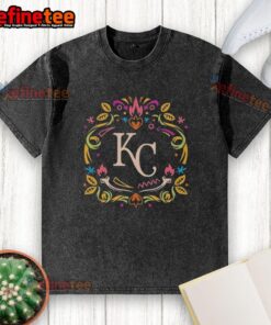 Alt Text: Official Kansas City Royals Dia de los Muertos MLB Celebration washed t-shirt featuring vibrant graphics and team logo.