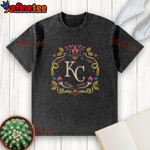 Alt Text: Official Kansas City Royals Dia de los Muertos MLB Celebration washed t-shirt featuring vibrant graphics and team logo.