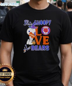 Alt Text: Official This Snoopy Love Her Chicago Bears T-Shirt featuring Snoopy in Bears gear, perfect for fans and collectors.