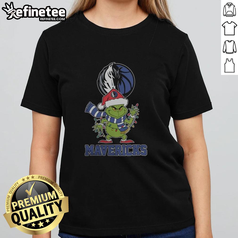 original-dallas-mavericks-christmas-grinch-santa-hat-holiday-2025-ladies-tee Original Dallas Mavericks Christmas Grinch Santa Hat Holiday 2025 T-Shirt - Image 3