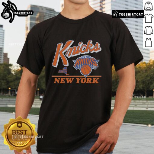 Original New York Knicks Fly By Vintage T-Shirt featuring classic logo and retro design for basketball fans.