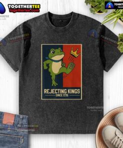 Original Rejecting Kings Since 1776 Portland Frog Washed T-Shirt featuring a unique design and vibrant colors.