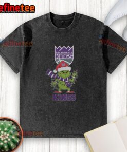 Original Sacramento Kings Christmas Grinch Santa Hat Holiday 2025 washed t-shirt featuring festive design and team logo.
