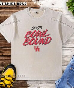 Premium Houston Cougars Willie Fritz Bowl Bound 2025 washed t-shirt in vibrant colors, perfect for fans.