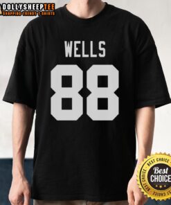 Alt Text: Premium New York Giants Juice Wells 88 T-Shirt featuring bold graphics and comfortable fabric, perfect for fans.