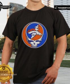 Alt Text: Premium NFL Denver Broncos Grateful Dead Stealie T-Shirt featuring iconic Steal Your Face design and team colors.