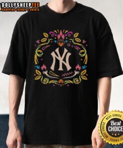 Pretty New York Yankees Da De Los Muertos MLB celebration T-shirt featuring vibrant designs and festive colors.
