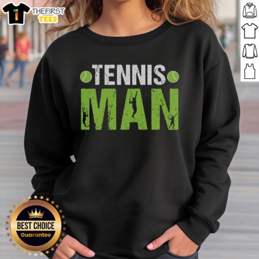 Stylish man in a pretty tennis sweatshirt, showcasing sporty fashion and comfort on the court.