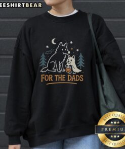 Pretty Wolf Halloween sweatshirt for dads featuring a stylish wolf design, perfect for festive celebrations.