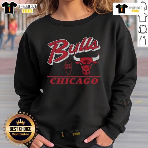 Vintage Chicago Bulls fly-by sweatshirt featuring classic logo, perfect for NBA fans and retro sportswear enthusiasts.