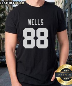 Top New York Giants Juice Wells 88 T-Shirt featuring vibrant team colors and player number, perfect for fans.