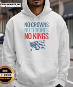 Top No Crowns No Thrones No Kings America Hoodie in black, showcasing a bold graphic design for casual wear.