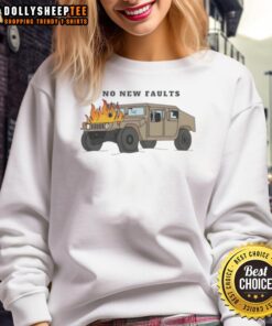 Cozy Top No New Faults sweatshirt in soft fabric, perfect for casual outfits and stylish layering.