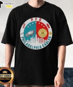 Top PFD Philadelphia Eagles Football Skyline T-Shirt featuring iconic city skyline and team logo in vibrant colors.
