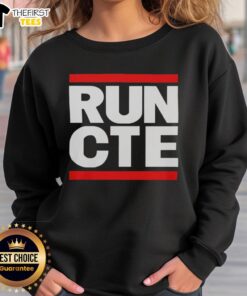 Stylish Top-Run-CTE Sweatshirt in navy blue, perfect for casual wear and showcasing your sporty style.