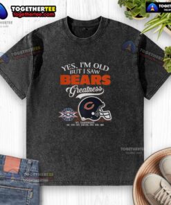 Alt Text: Chicago Bears Super Bowl helmet skyline washed t-shirt for fans celebrating team greatness and nostalgia.