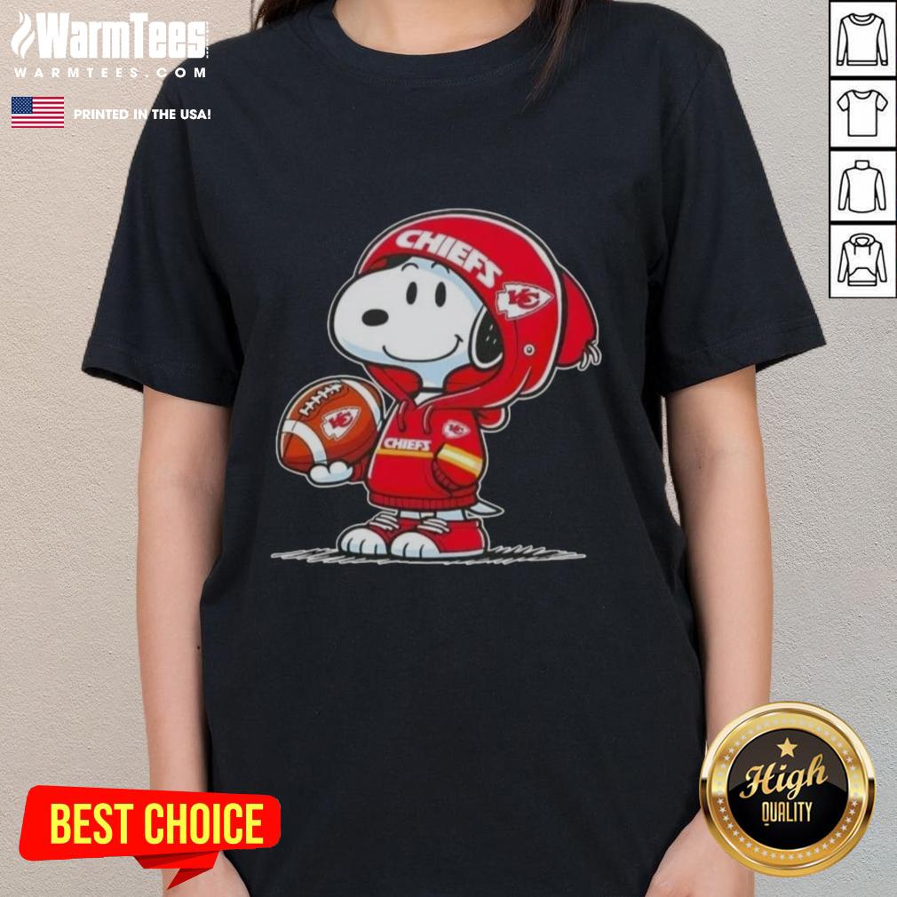 awesome-peanuts-snoopy-wearing-hoodie-kansas-city-chiefs-and-smilling-at-fans-ladies-tee Snoopy in a hoodie, smiling at fans, showcases Awesome Peanuts Kansas City Chiefs Ladies Tee.
