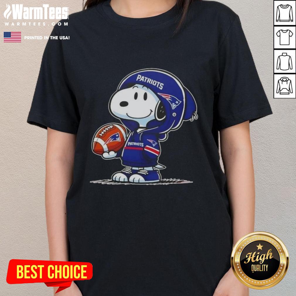awesome-peanuts-snoopy-wearing-hoodie-new-england-patriots-and-smilling-at-fans-ladies-tee Alt Text: Snoopy in a New England Patriots hoodie smiles at fans, featured on an awesome ladies tee.