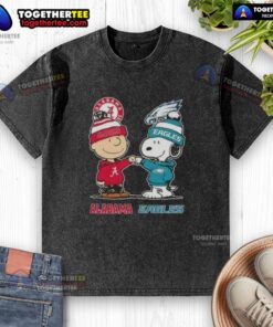 Alt Text: Cute Charlie Brown and Snoopy Alabama Crimson Tide x Philadelphia Eagles washed t-shirt design featuring playful graphics.