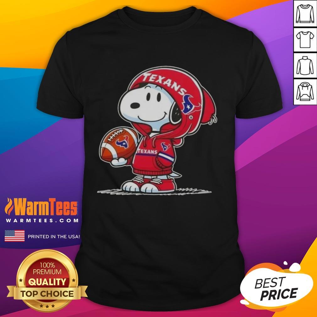 cute-peanuts-snoopy-wearing-hoodie-houston-texans-and-smilling-at-fans-t-shirt-1 Alt Text: Cute Snoopy in a Houston Texans hoodie smiles at fans, showcasing a fun t-shirt design featuring Peanuts characters.