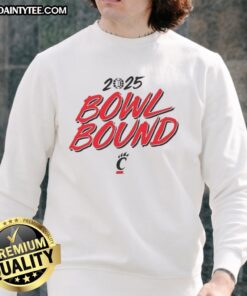 Alt Text: Good Cincinnati Bearcats Bowl Bound 2025 Sweatshirt in red, featuring the team's logo and bold lettering.