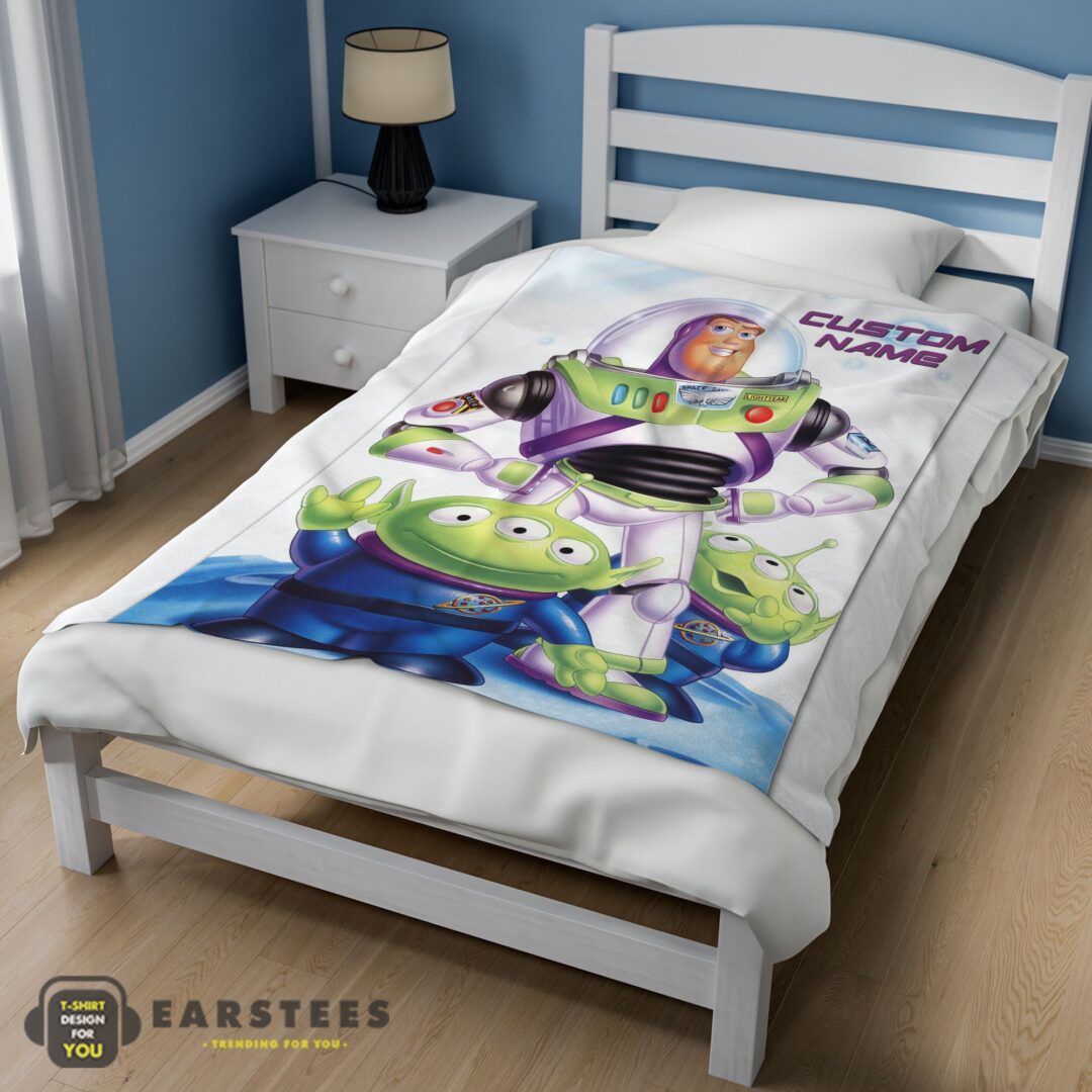 good-disney-pixar-buzz-lightyear-and-the-little-green-men-fleece-customized-blanket-mk-02 Good Disney Pixar Buzz Lightyear And The Little Green Men Fleece Customized Blanket - Image 3