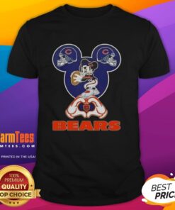 Good Mickey Hands Heart Chicago Bears Football T-Shirt featuring a playful design for fans of the NFL team.