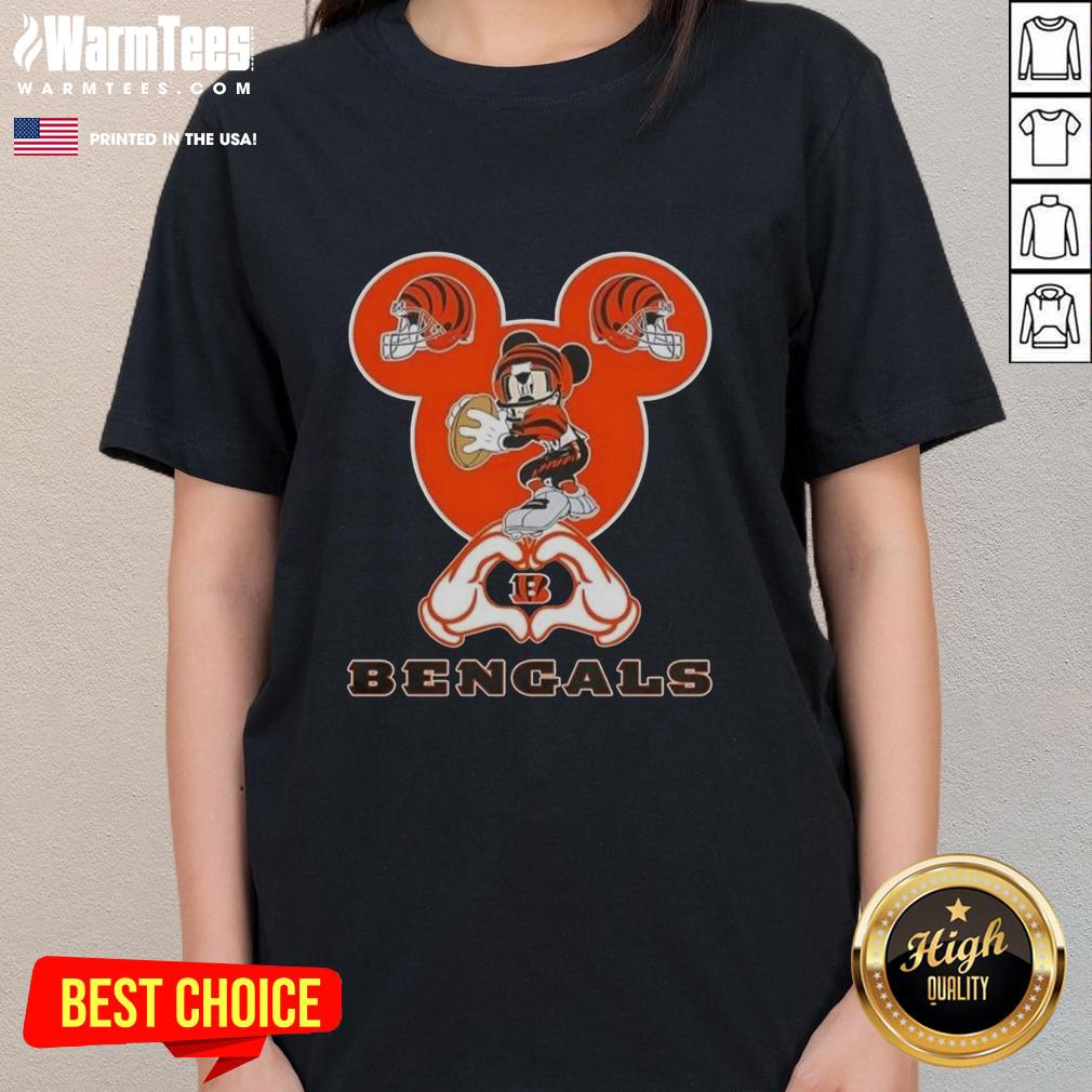 good-mickey-hands-heart-cincinnati-bengals-football-ladies-tee Good Mickey hands forming a heart on a Cincinnati Bengals football ladies tee, perfect for fans and stylish wear.