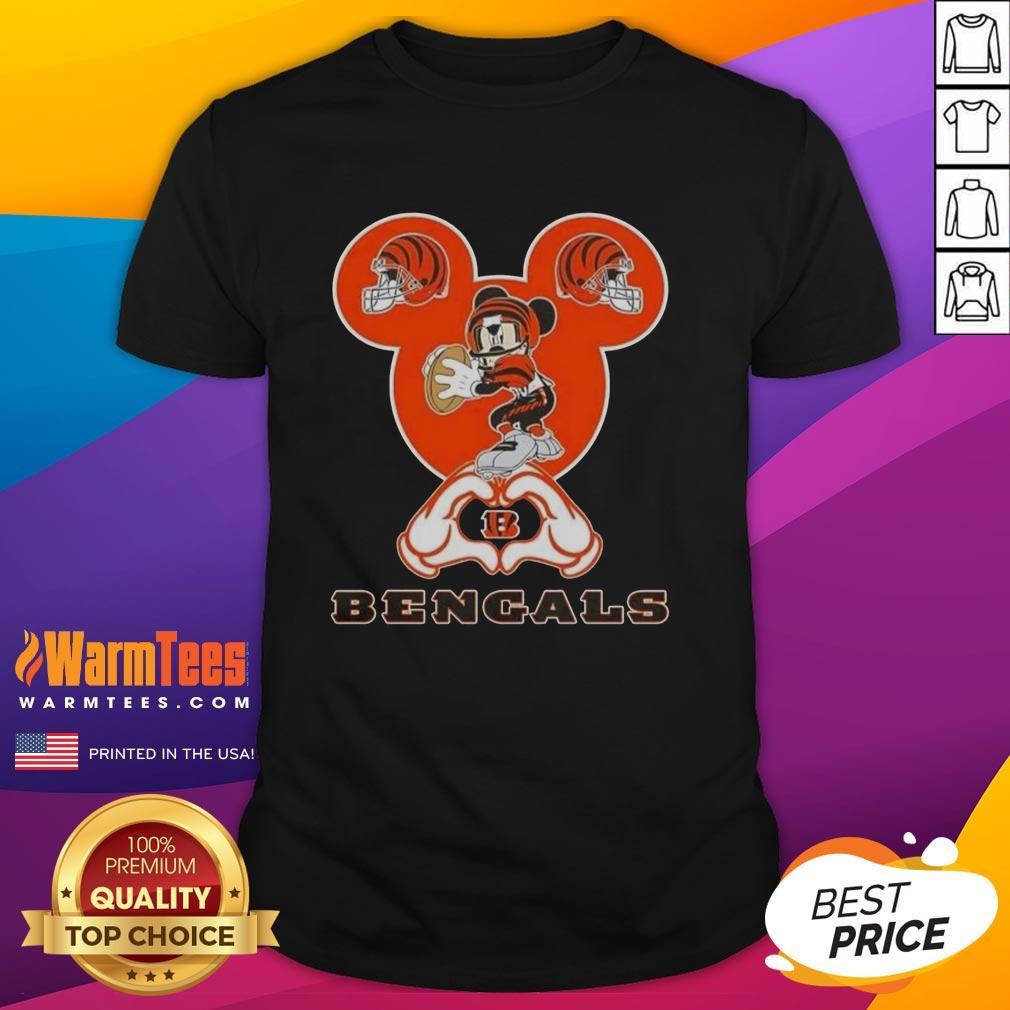 good-mickey-hands-heart-cincinnati-bengals-football-t-shirt Good Mickey Hands Heart Cincinnati Bengals Football T-Shirt featuring a playful Mickey Mouse design for fans.