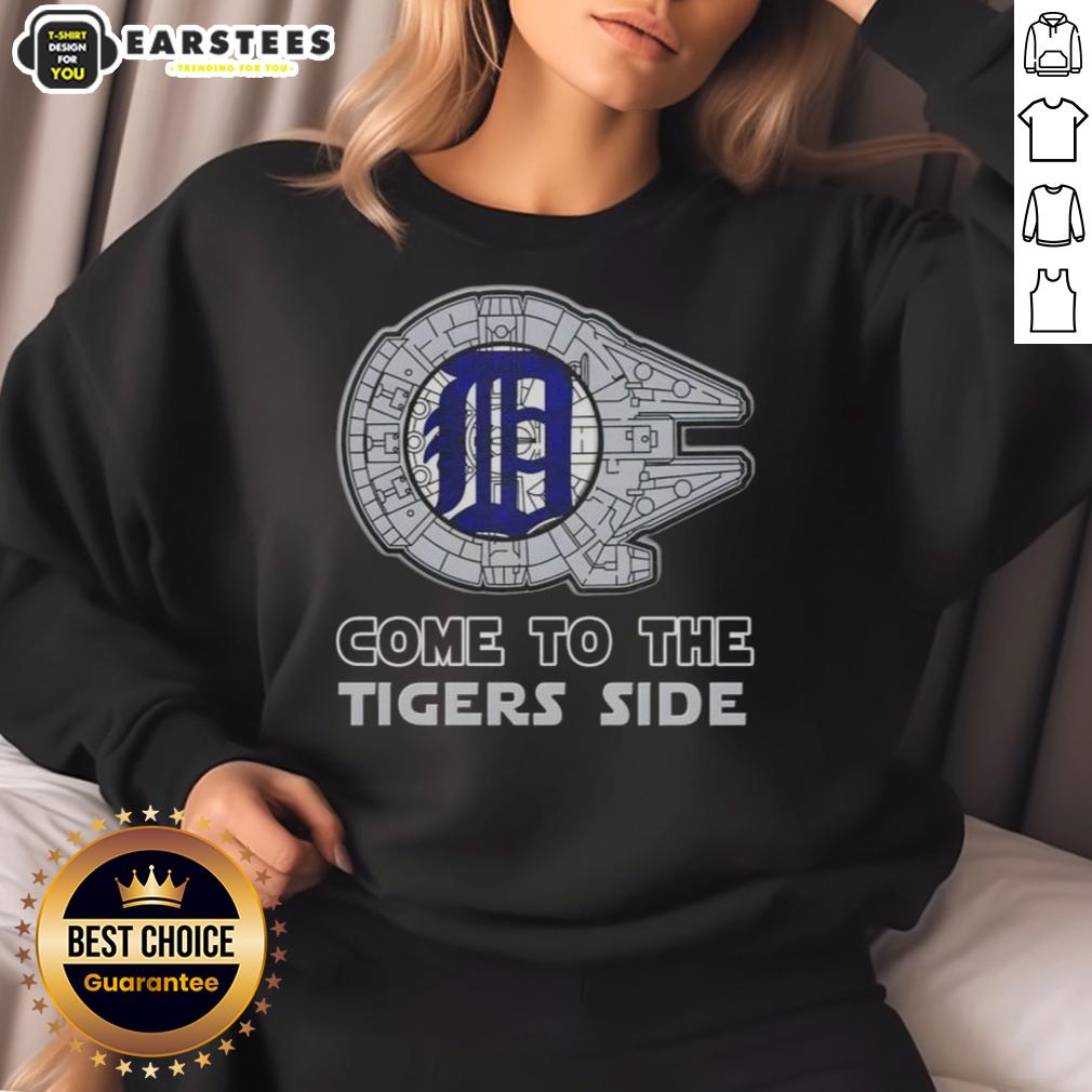 good-star-wars-come-to-the-detroit-tigers-side-sweatshirt Good Star Wars Come to the Detroit Tigers Side Sweatshirt featuring a stylish design for fans of baseball and sci-fi.