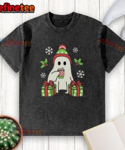 Happy Christmas Ghost washed t-shirt featuring a festive ghost design, perfect for holiday celebrations and casual wear.