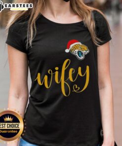 Happy Wifey Jacksonville Jaguars Santa Hat Merry Christmas Ladies Tee, perfect for festive football fans.