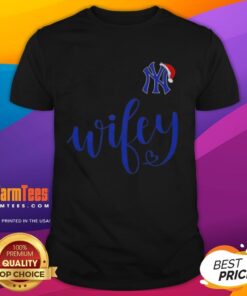 Happy Wifey New York Yankees Santa Hat Merry Christmas T-Shirt featuring festive design and team logo for holiday cheer.