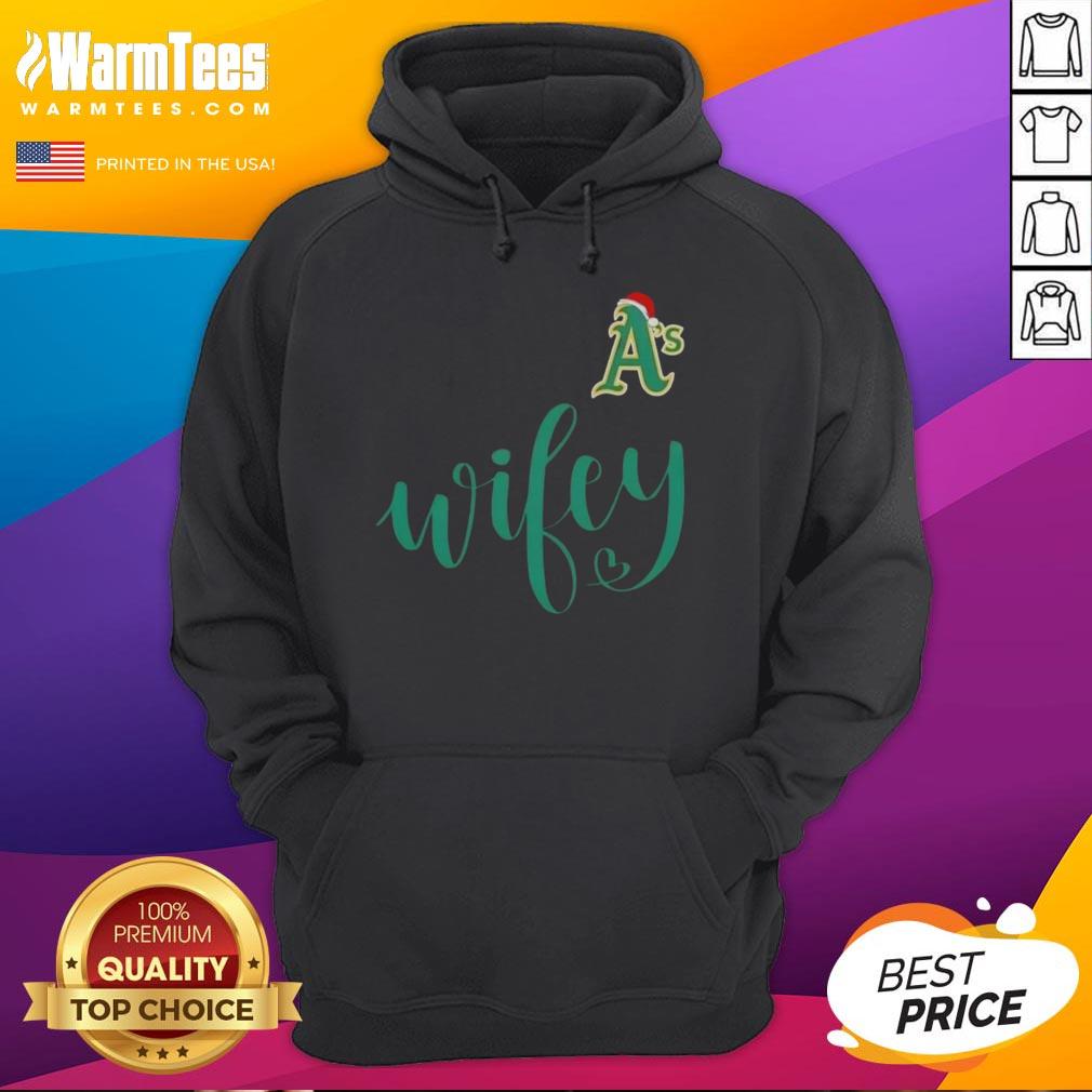 happy-wifey-oakland-athletics-santa-hat-merry-christmas-hoodie Happy Wifey Oakland Athletics hoodie with Santa hat, perfect for a Merry Christmas celebration.