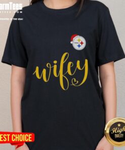 Happy Wifey Pittsburgh Steelers Santa Hat Merry Christmas Ladies Tee featuring festive design and team spirit.