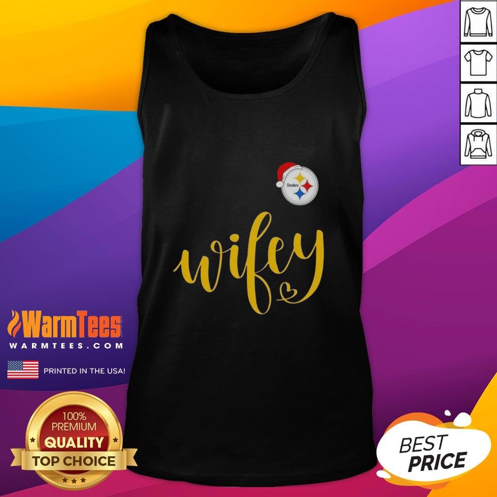 happy-wifey-pittsburgh-steelers-santa-hat-merry-christmas-tank-top Happy Wifey in a Pittsburgh Steelers tank top wearing a Santa hat, celebrating Christmas cheerfully.