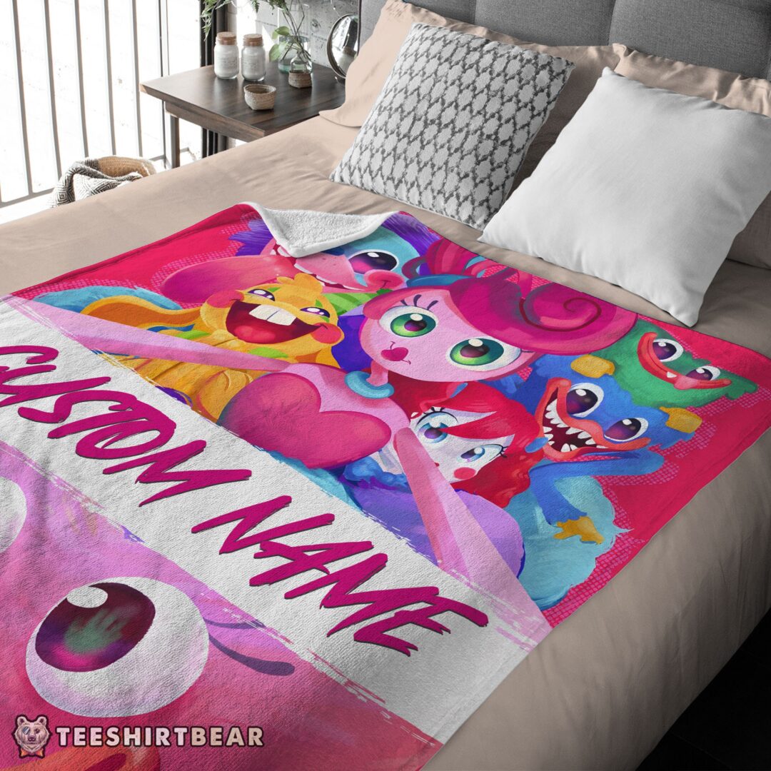 hot-poppy-playtime-mommy-long-legs-and-friends-blanket-fleece-customized-blanket-mk-03 Hot Poppy Playtime Mommy Long Legs And Friends Blanket Fleece Customized Blanket - Image 4