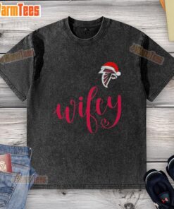 Hot Wifey Atlanta Falcons Santa Hat Merry Christmas washed t-shirt featuring festive design and team logo.