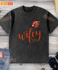 Hot Wifey Baltimore Orioles t-shirt with Santa hat for a Merry Christmas celebration, perfect for fans and holiday cheer.
